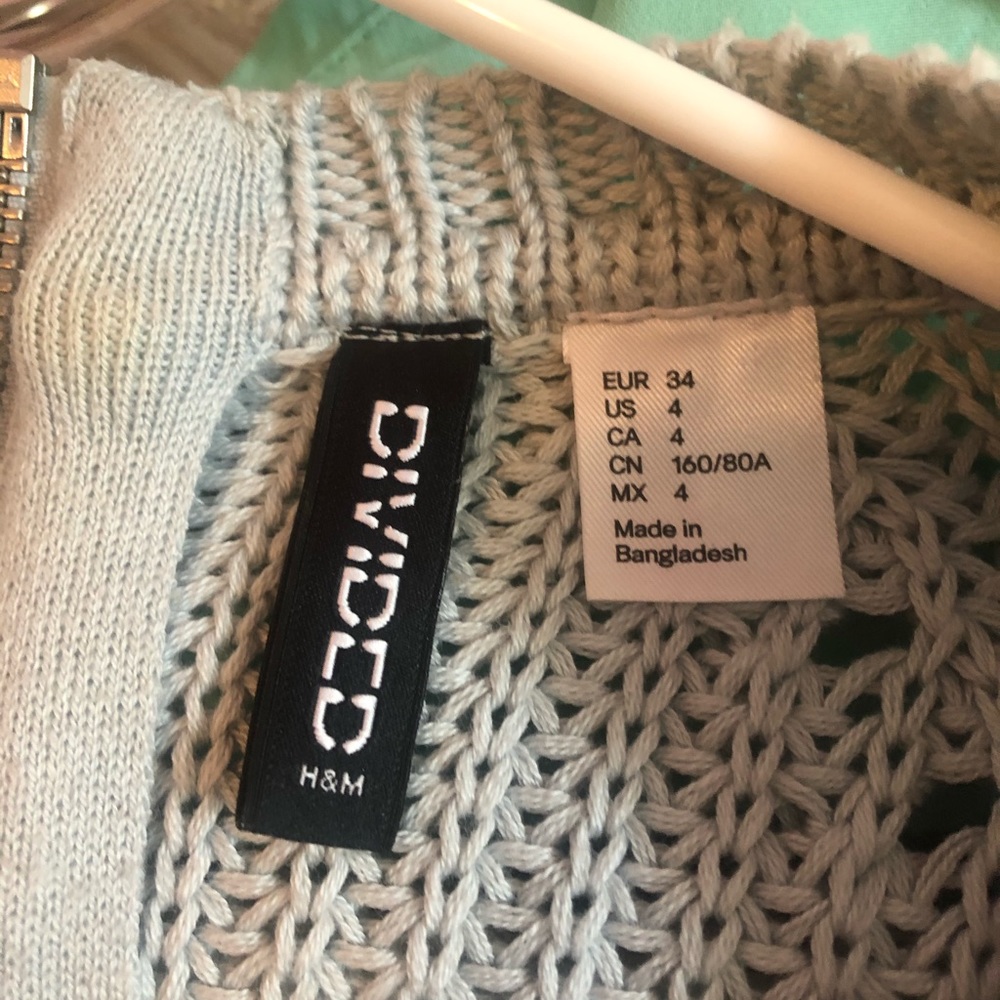 H&M Zip-Back Cropped Sweater - Picture 3 of 3